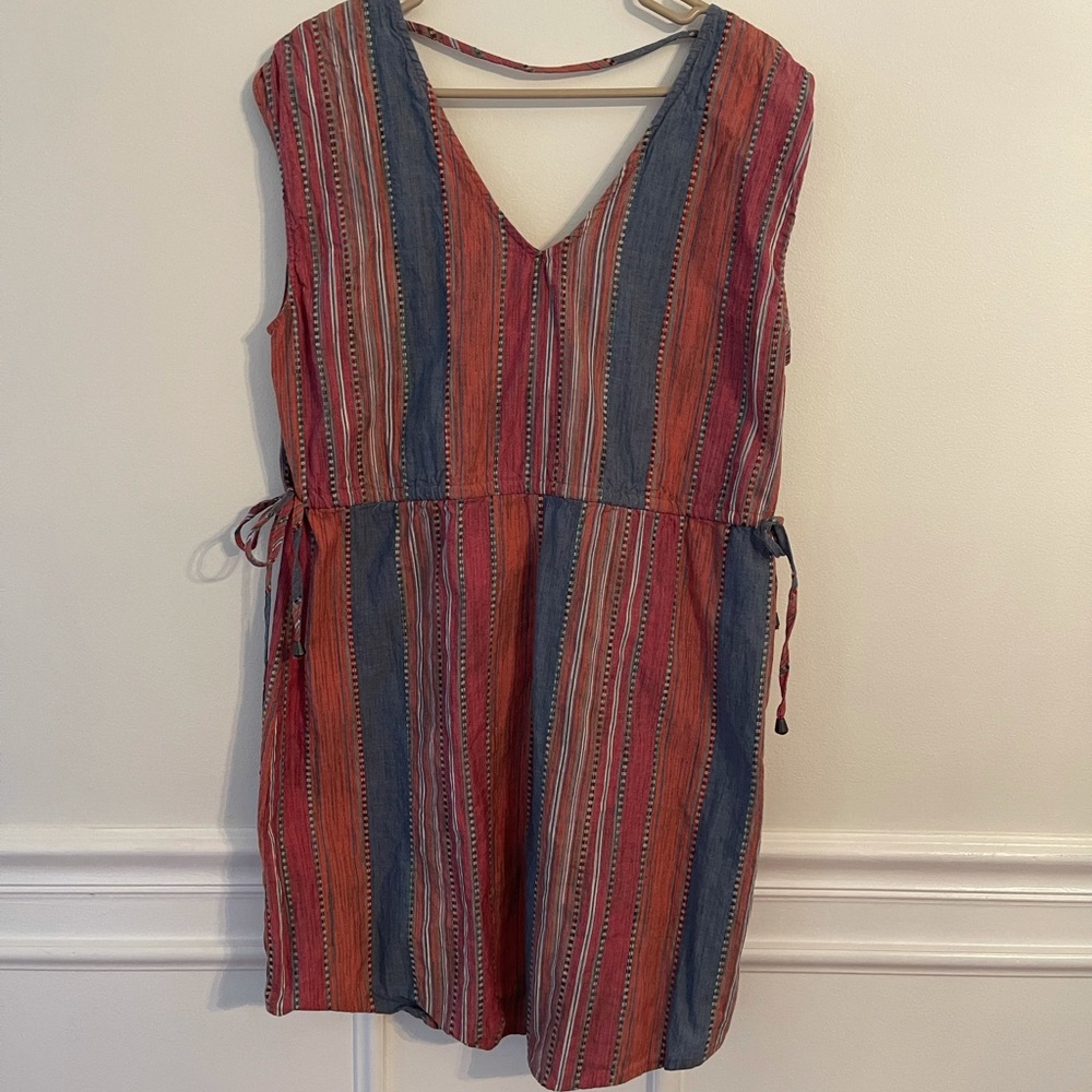 Universal threads dress